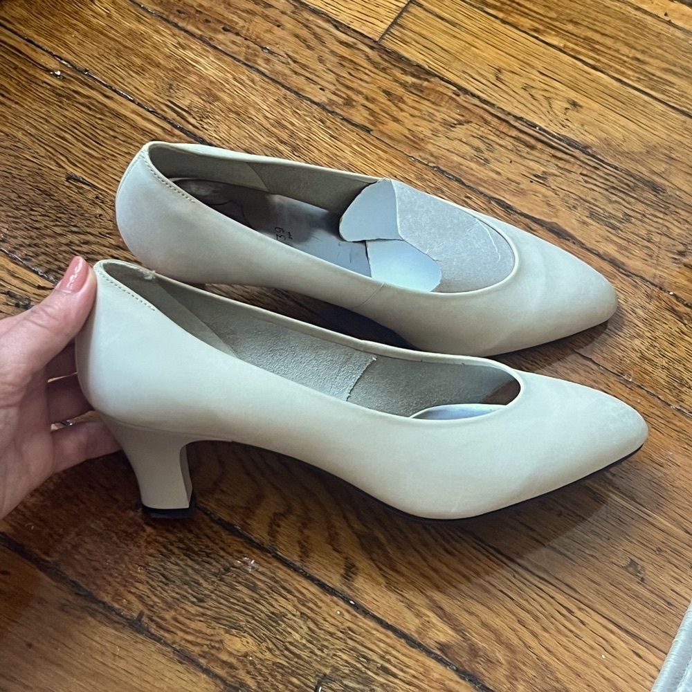 Elegant Women's White Kitten Heel